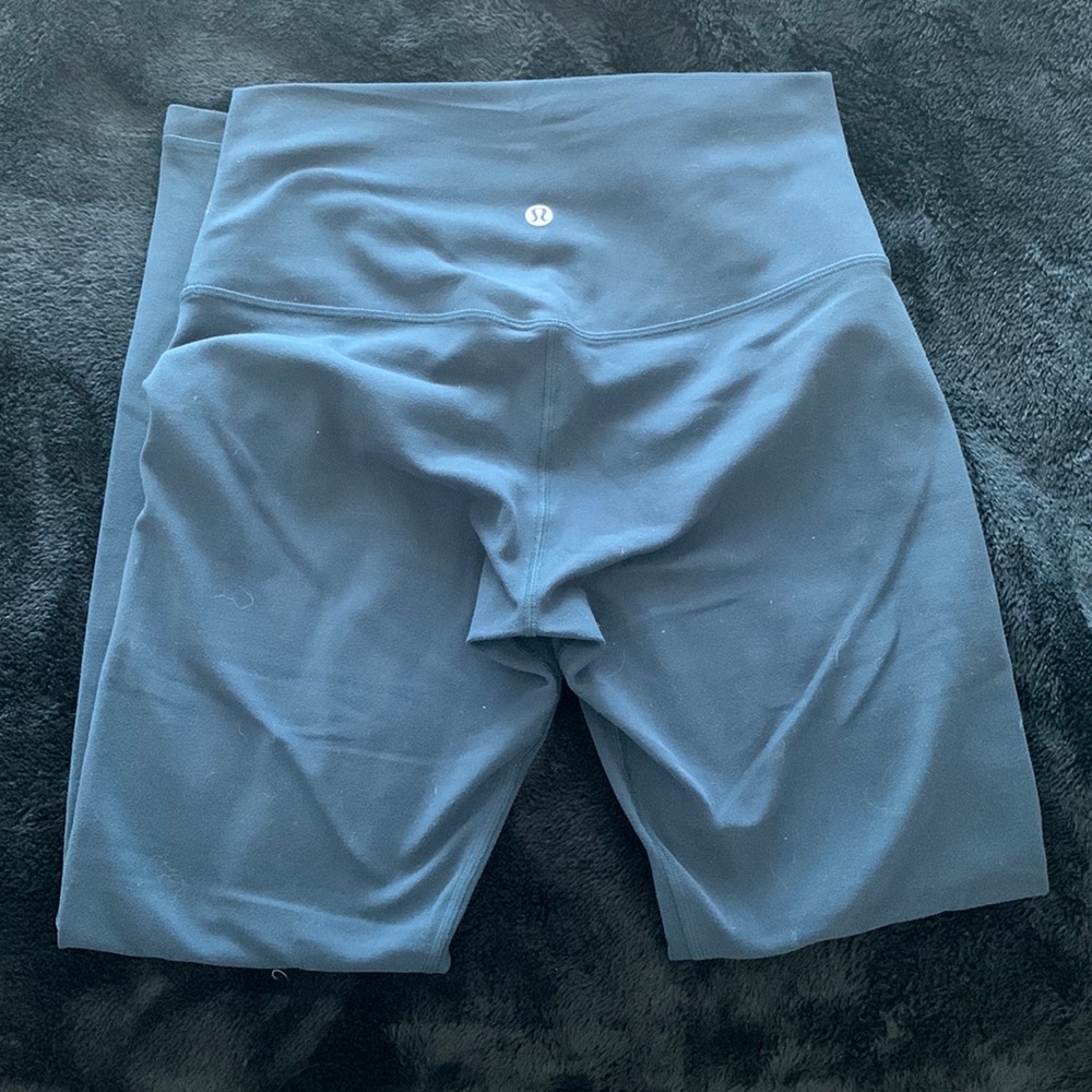 SOLD- blue lulu leggings